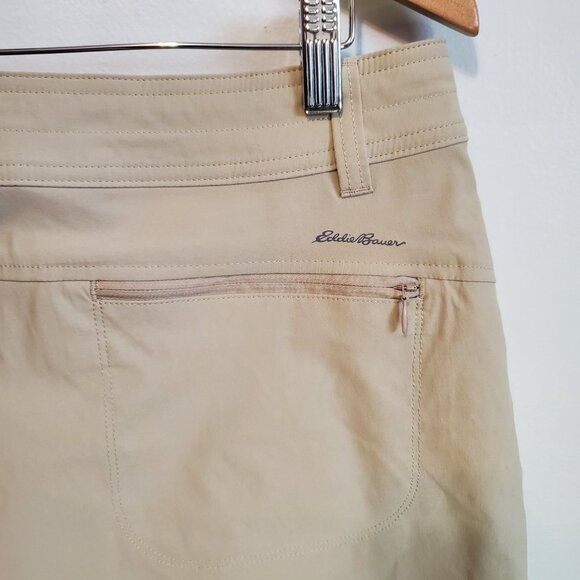 EDDIE BAUER Roll Tab Bermuda Shorts Nylon Blend Hiking Beige Tan Khaki Womens 12 - Picture 8 of 14